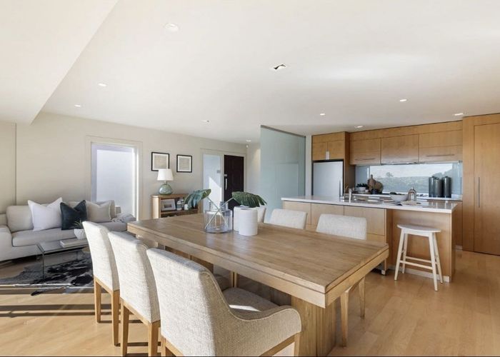  at 8 Saratoga Avenue, Herne Bay, Auckland