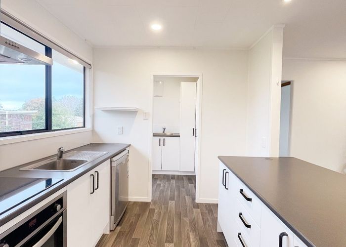  at 5 Skyla Place, Massey, Waitakere City, Auckland
