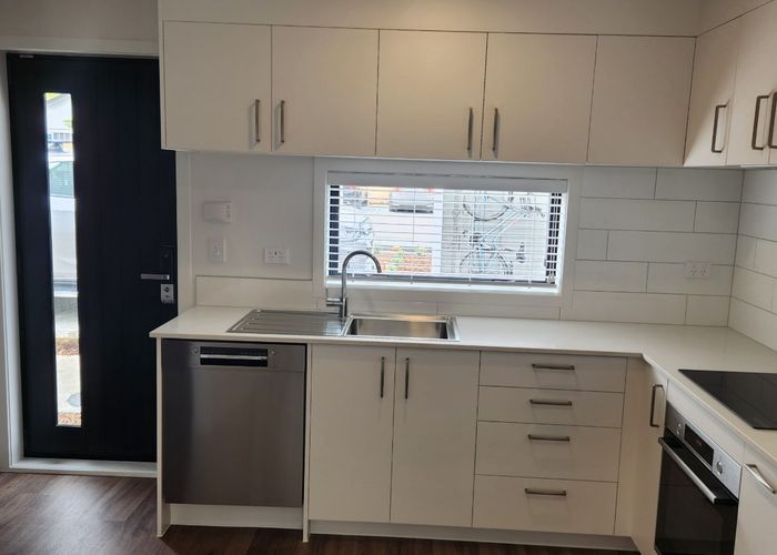 at 12 Whakahui Lane, Mangere Bridge, Manukau City, Auckland