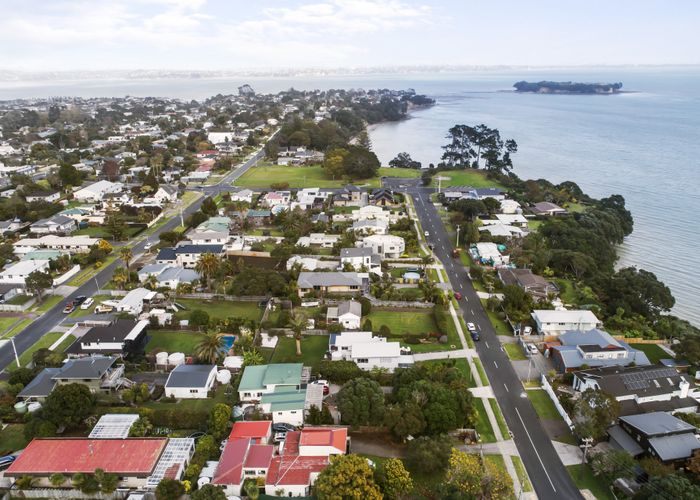  at 14 Ealing Crescent, Beachlands, Auckland