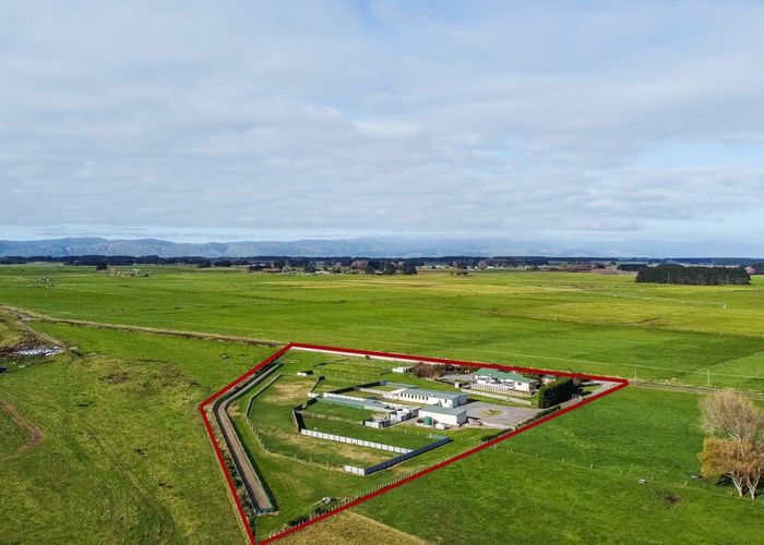  at 140 Lake Road, Himatangi
