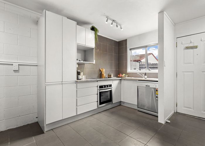  at 9/176 Panama Road, Mount Wellington, Auckland
