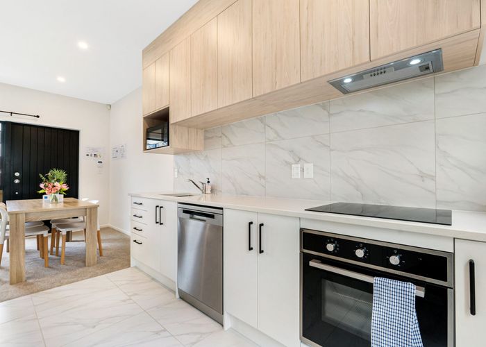  at 6 Aumarire Lane, Favona, Manukau City, Auckland