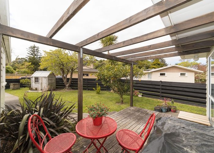  at 9 Petersens Road, Palmerston North