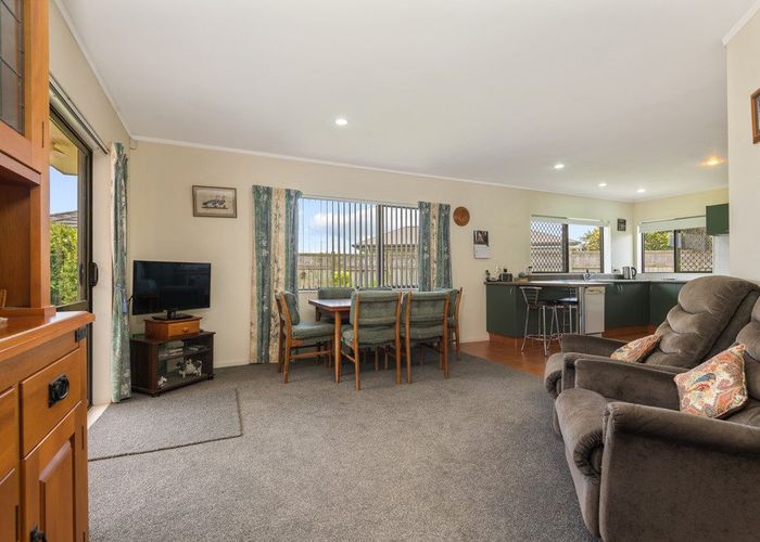  at 4 Azara Court, Milson, Palmerston North