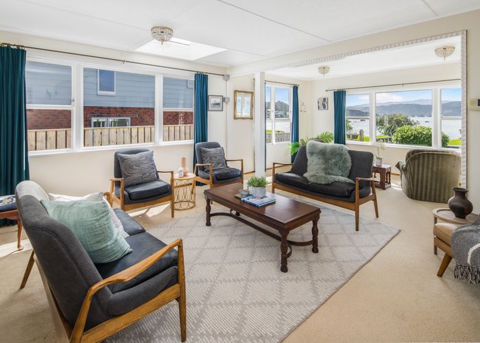  at 121 Breaker Bay Road, Breaker Bay, Wellington