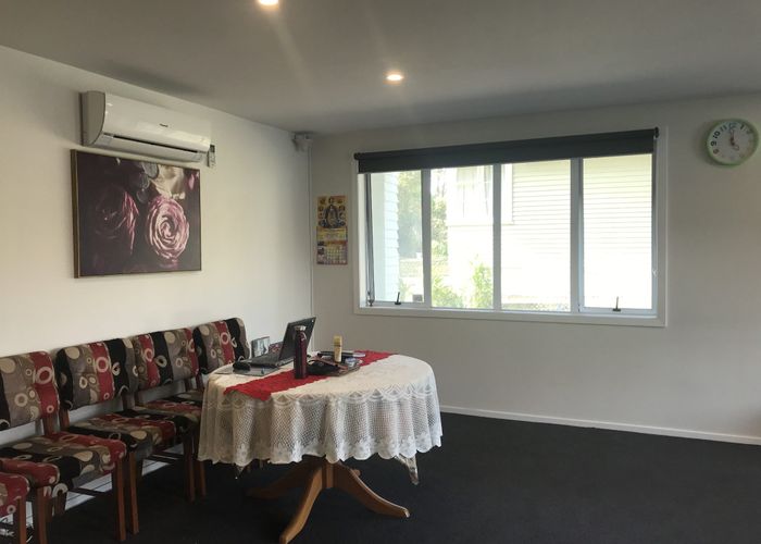  at 2/200 Pilkington Rd, Point England, Auckland City, Auckland