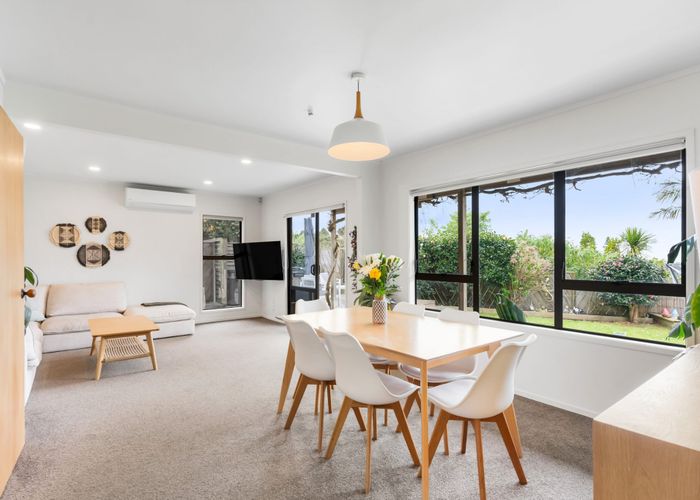  at 1/305 Glenfield Road, Glenfield, North Shore City, Auckland