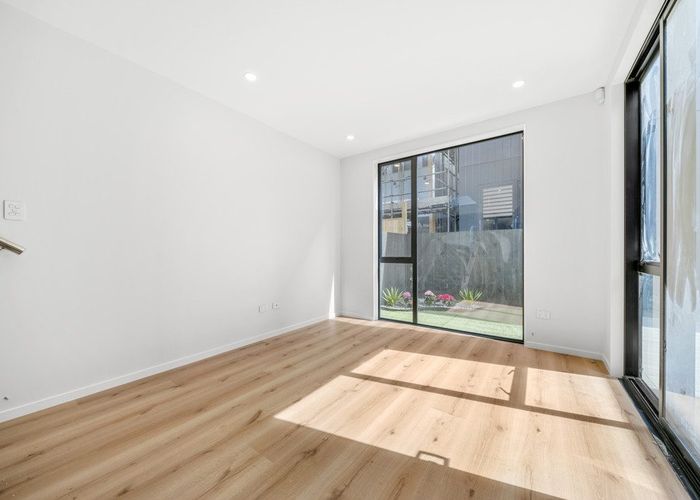  at 102A Te Oneroa Way, Long Bay, North Shore City, Auckland