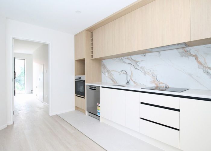  at 7C Spears Place, Botany Downs, Manukau City, Auckland