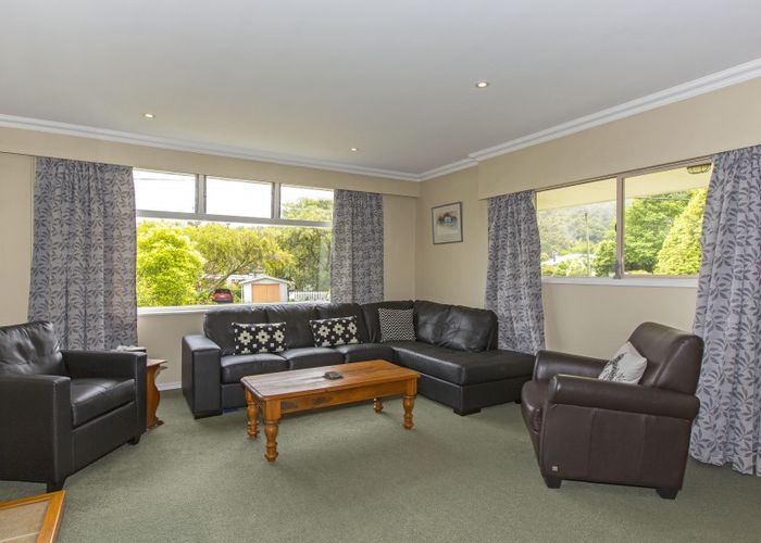  at 4 Tawhai Street, Stokes Valley, Lower Hutt