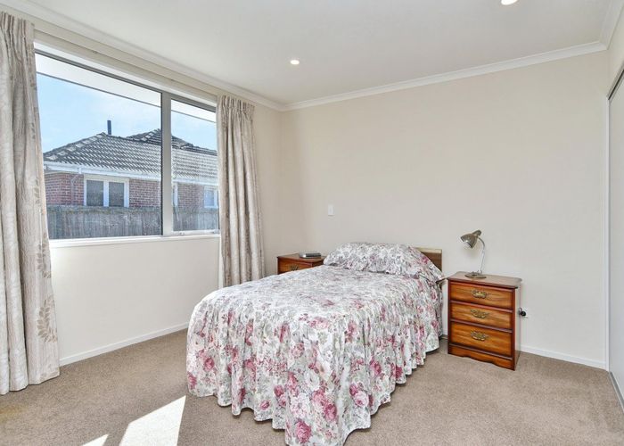  at 2/62 Vivian Street, Burwood, Christchurch