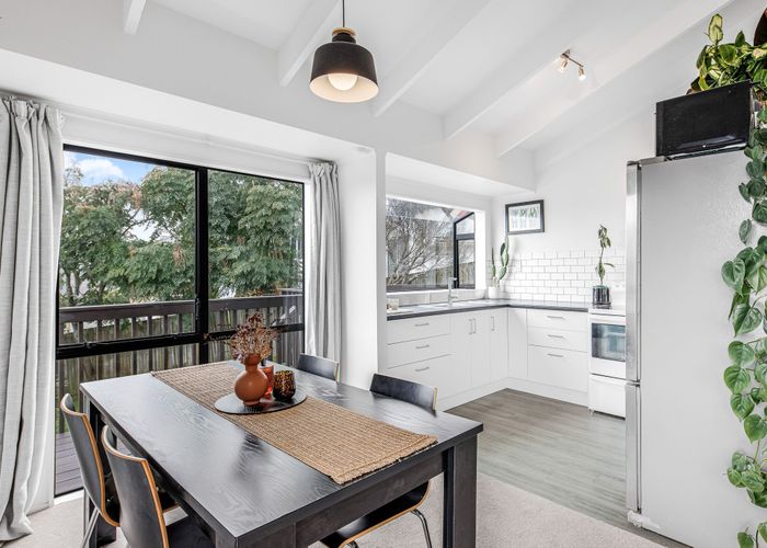  at 2/69 Trias Road, Totara Vale, North Shore City, Auckland