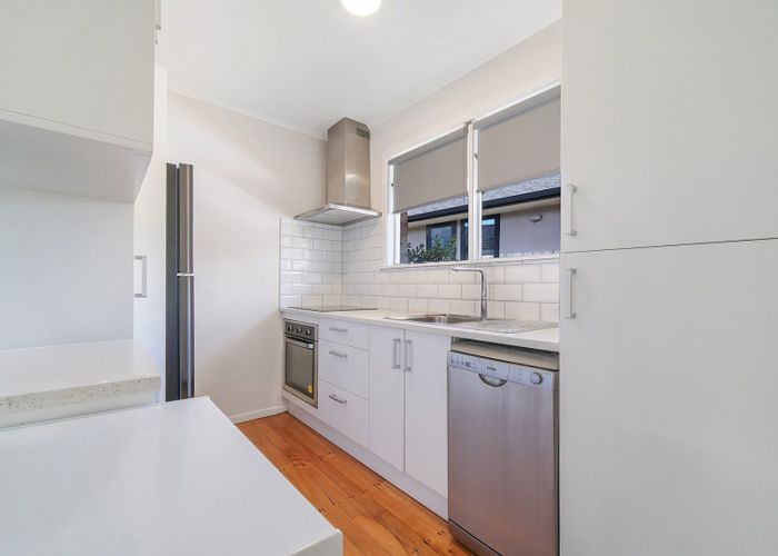  at 6/2 Saltburn Road, Milford, North Shore City, Auckland