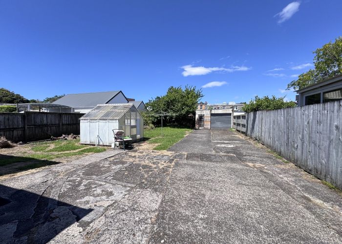  at 26 Cromwell Street, Mount Eden, Auckland City, Auckland