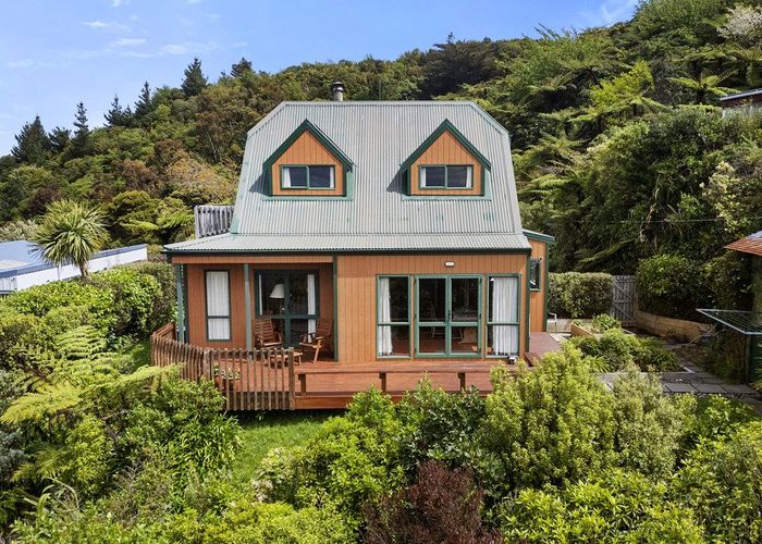  at 83 Miromiro Road, Normandale, Lower Hutt, Wellington