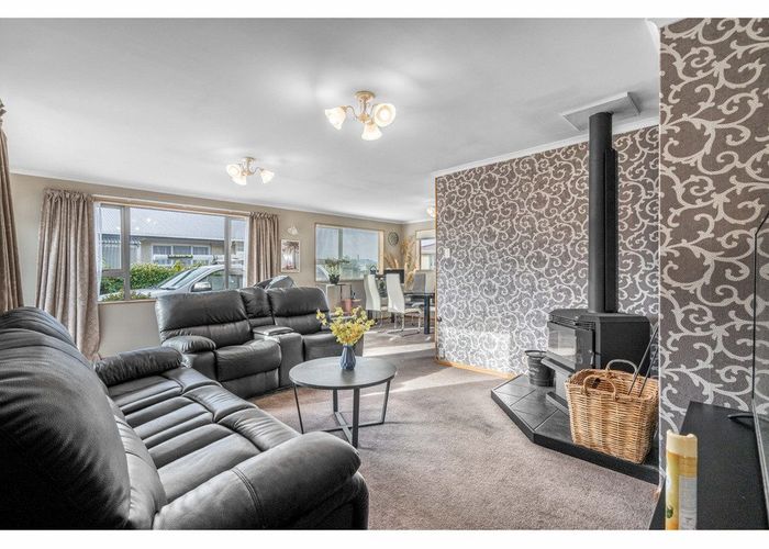 at 8 Mepal Place, Kingswell, Invercargill