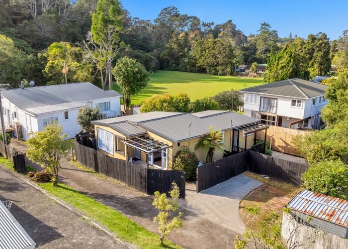 at 2/26 Woodside Road, Massey, Waitakere City, Auckland