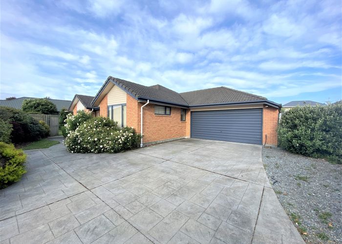  at 8 Amdale Avenue, Broomfield, Christchurch