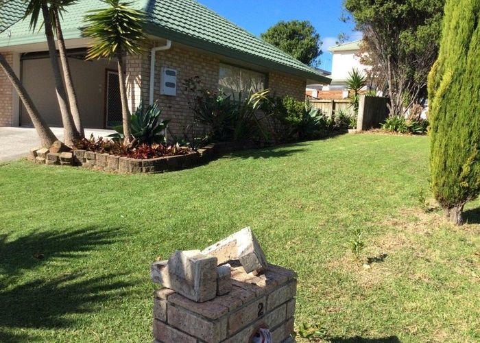  at 2 Baltic Place, Goodwood Heights, Manukau City, Auckland