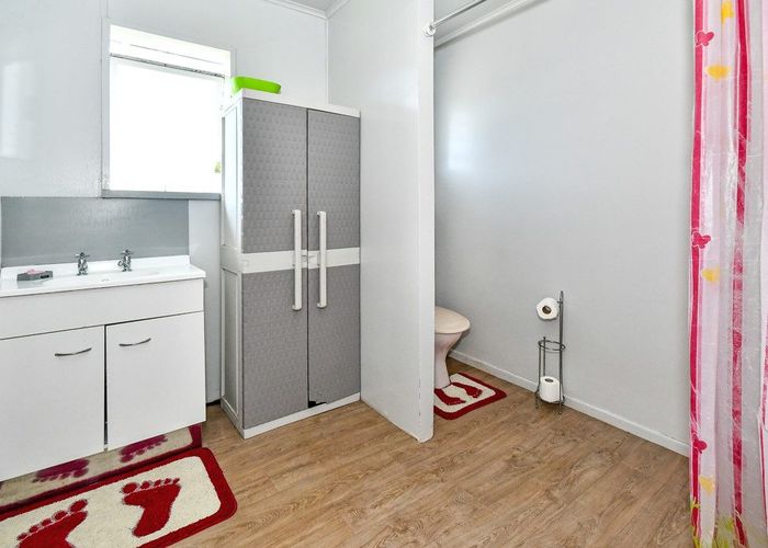  at 7 Welby Place, Mangere, Manukau City, Auckland