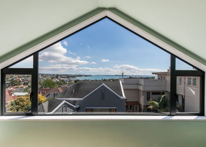  at 2/25 Waimarie Street, St Heliers, Auckland