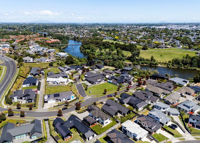  at 8 Riverpoint Glade, Flagstaff, Hamilton, Waikato