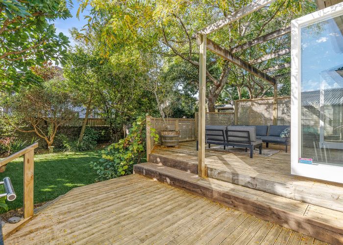  at 6 Graysons Lane, Mount Eden, Auckland
