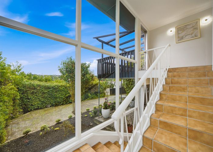  at 2/52 Glencoe Road, Browns Bay, North Shore City, Auckland
