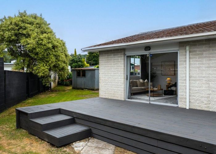  at 5a Sequoia Place, Maoribank, Upper Hutt, Wellington