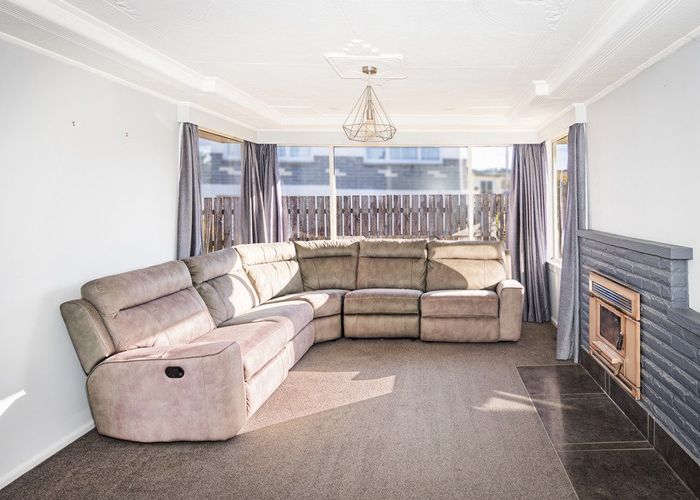  at 8 Charles Street, Weston, Oamaru