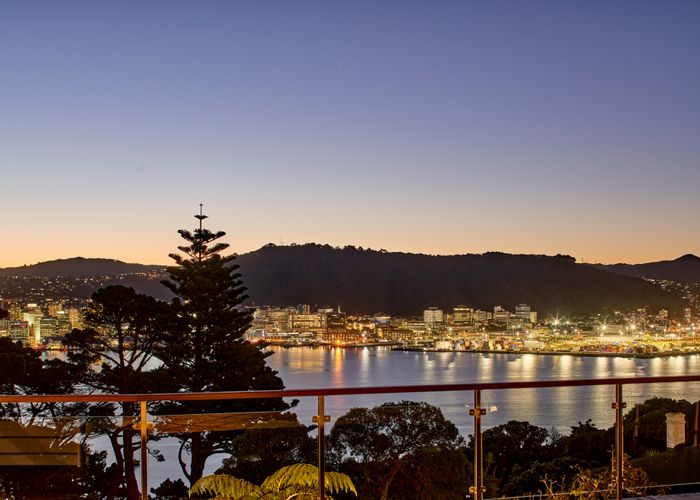  at 68 The Crescent, Roseneath, Wellington