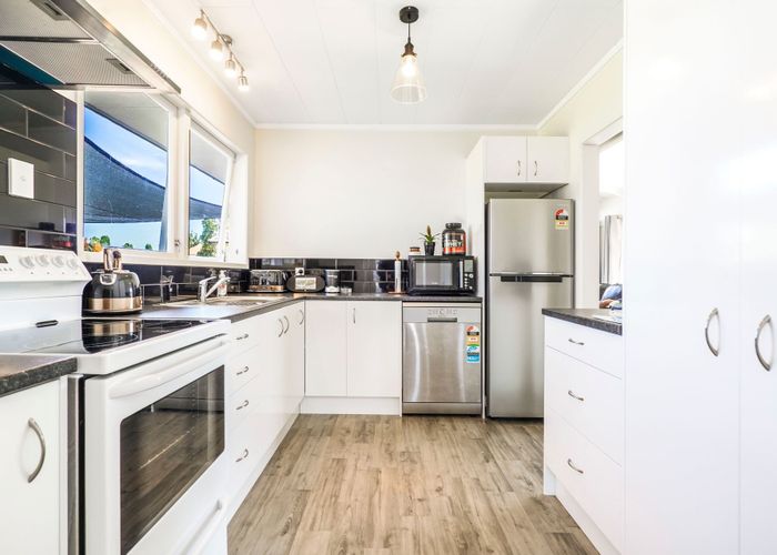  at 11 Marion Place, Deanwell, Hamilton, Waikato