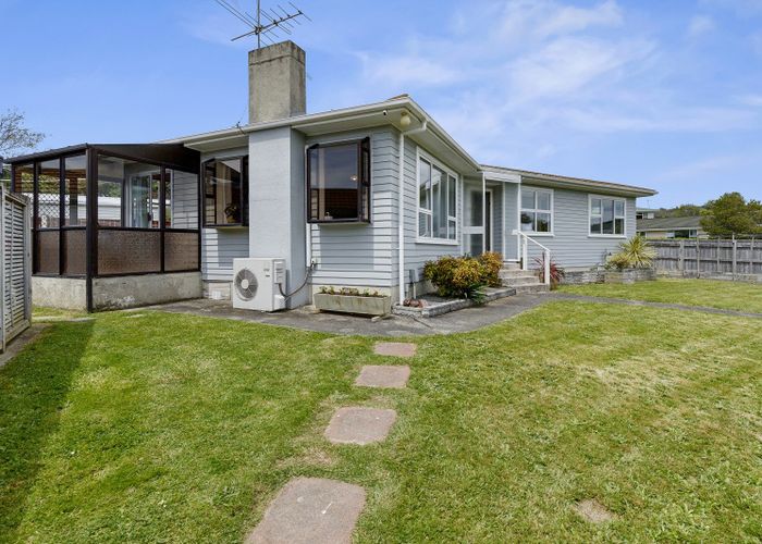  at 2 Whirinaki Crescent, Heretaunga, Upper Hutt, Wellington
