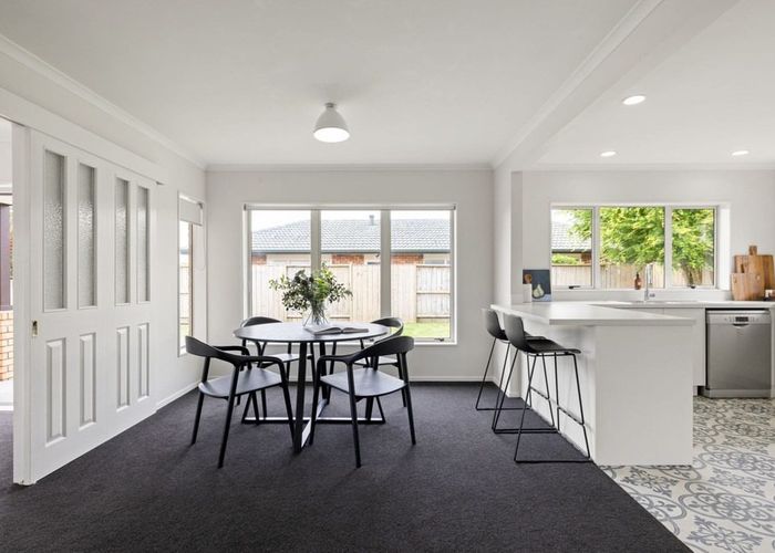  at 2 Maahutaupeke Place, St Andrews, Hamilton