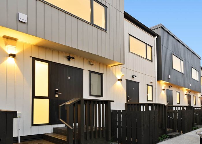  at 10/27 Britton Avenue, Mount Roskill, Auckland City, Auckland