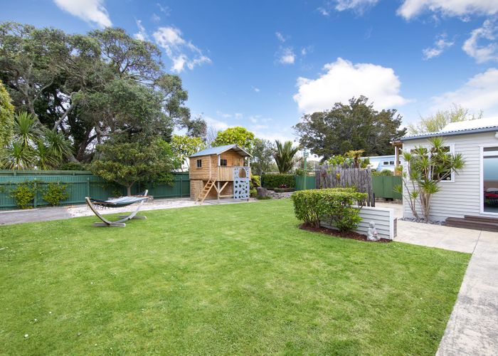  at 32 Walford Road, Point Chevalier, Auckland