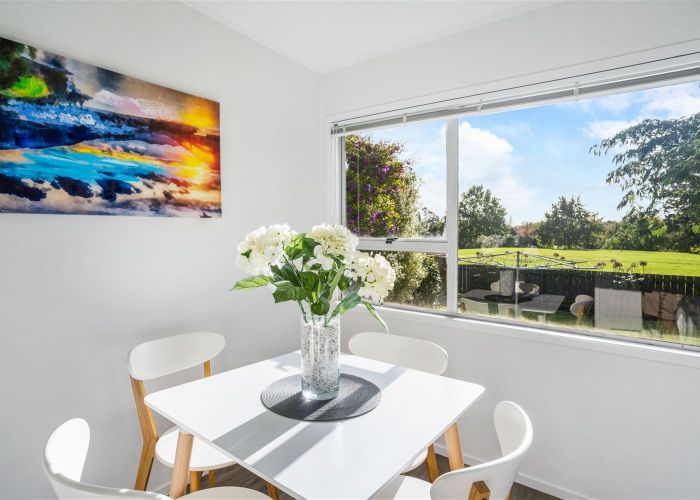  at 2/322 Royal Road, Massey, Auckland