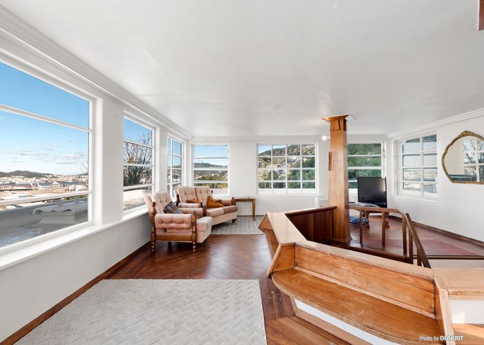  at 141 Barnard Street, Wadestown, Wellington