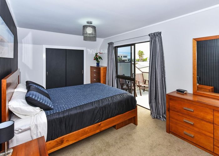  at 2 MILLEN PLace, Clarks Beach, Clarks Beach