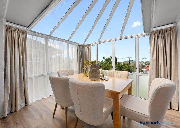  at 17 Brothers Street, New Windsor, Auckland