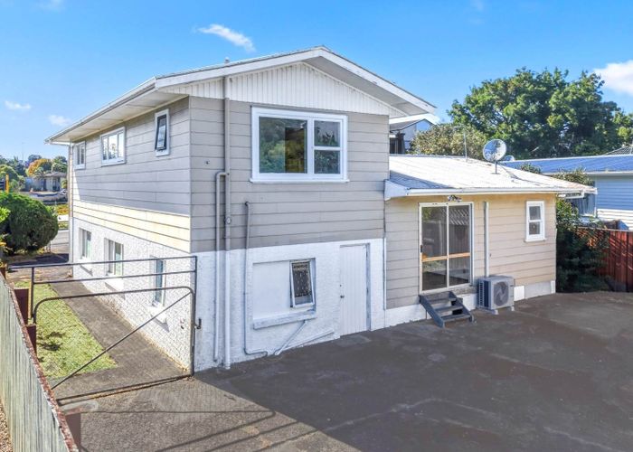  at 100 Edmonton Road, Henderson, Waitakere City, Auckland