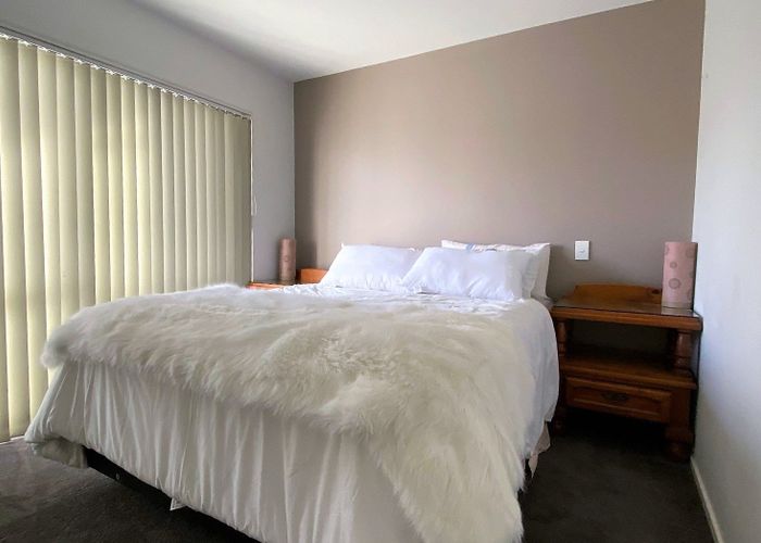  at 11B/71 Spencer Road, Oteha, Auckland