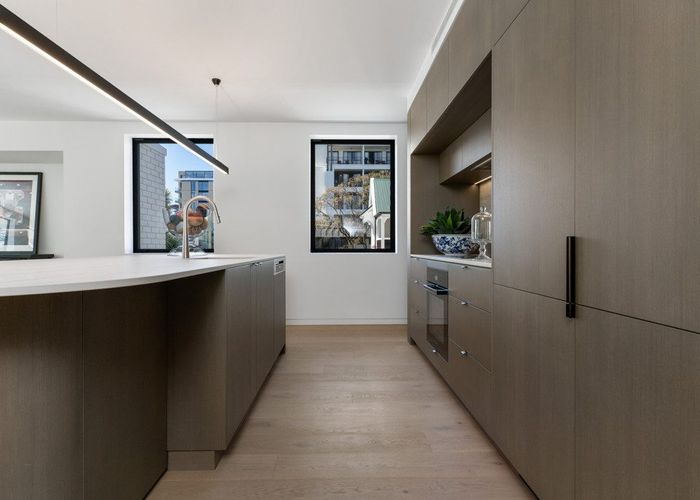  at 2/52 Armagh Street, City Centre, Christchurch City, Canterbury