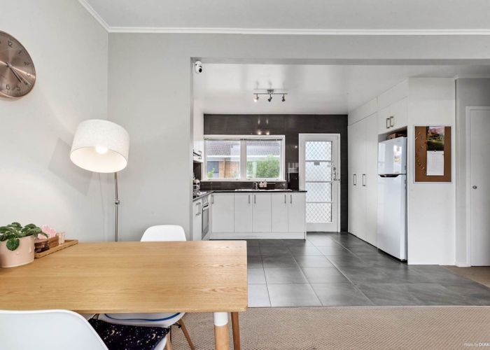  at 2/771 Beach Road, Browns Bay, Auckland