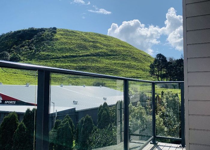 at 15/68 Mountain Road, Mount Wellington, Auckland