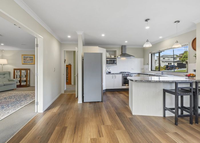 For sale 23 Te Puia Drive, Aotea, Porirua, Wellington homes.co.nz