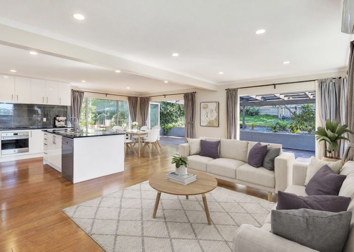  at 8 Coromandel Crescent, Mairangi Bay, North Shore City, Auckland