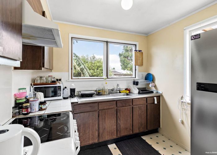  at 5/92 Owairaka Avenue, Owairaka, Auckland