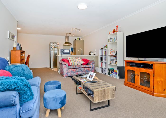  at 19E Inverness Avenue, Hamilton East, Hamilton